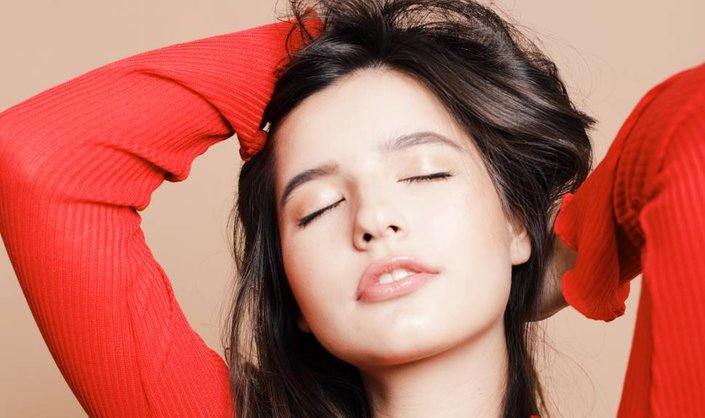 How Can I Moisturize My Hairline and Preserve My Blowout? – Here’s What an Expert Says