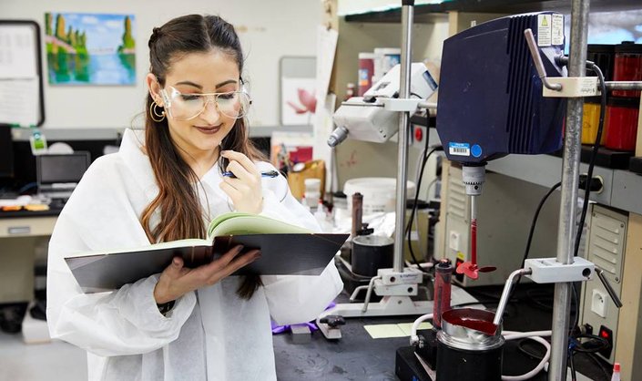 5 Science-y Skin-Care Influencers to Follow on the 'Gram