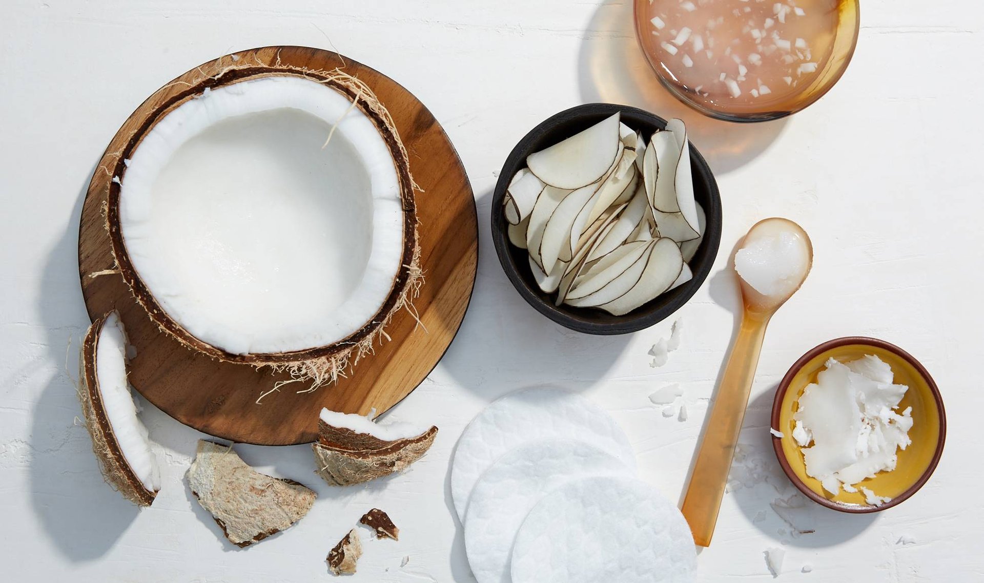 How to Use Coconut Oil to Remove Stubborn Makeup 