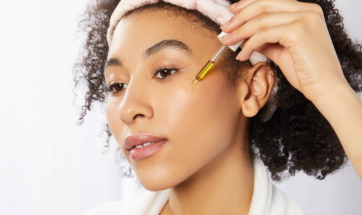Why You Should Start Using Retinol in Your 20s (Really!)