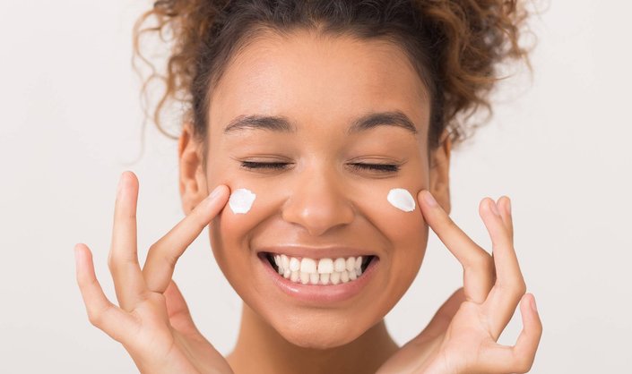 How to Soothe Your Skin After Facial Hair Waxing or Threading