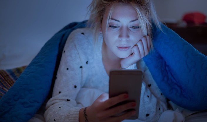 Could Blue Light From Your Phone Give You Wrinkles? We Investigate
