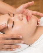 What’s the Deal With Face Slapping During Facials?