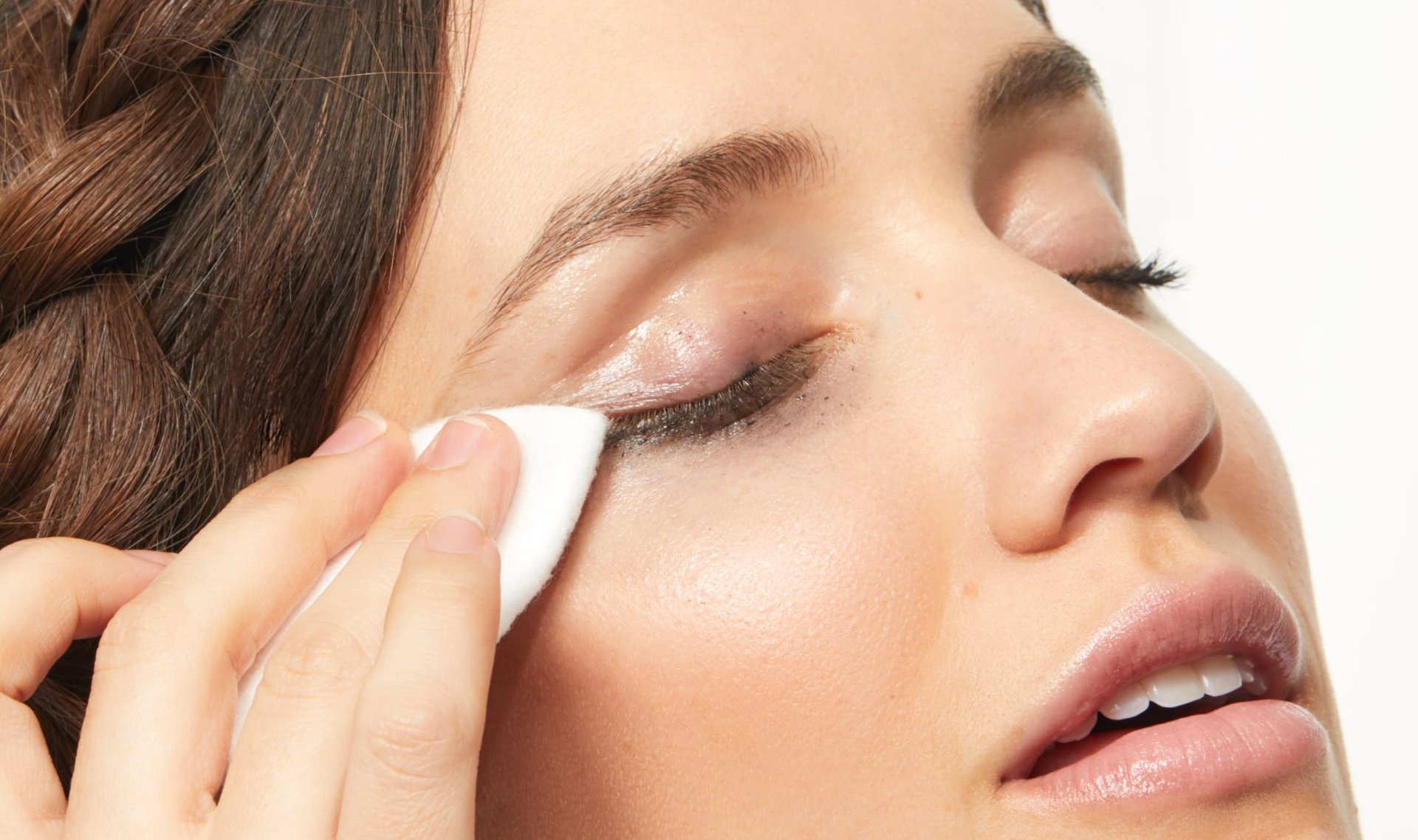 The Best Drugstore Makeup Removing Wipes, According to Our ...
