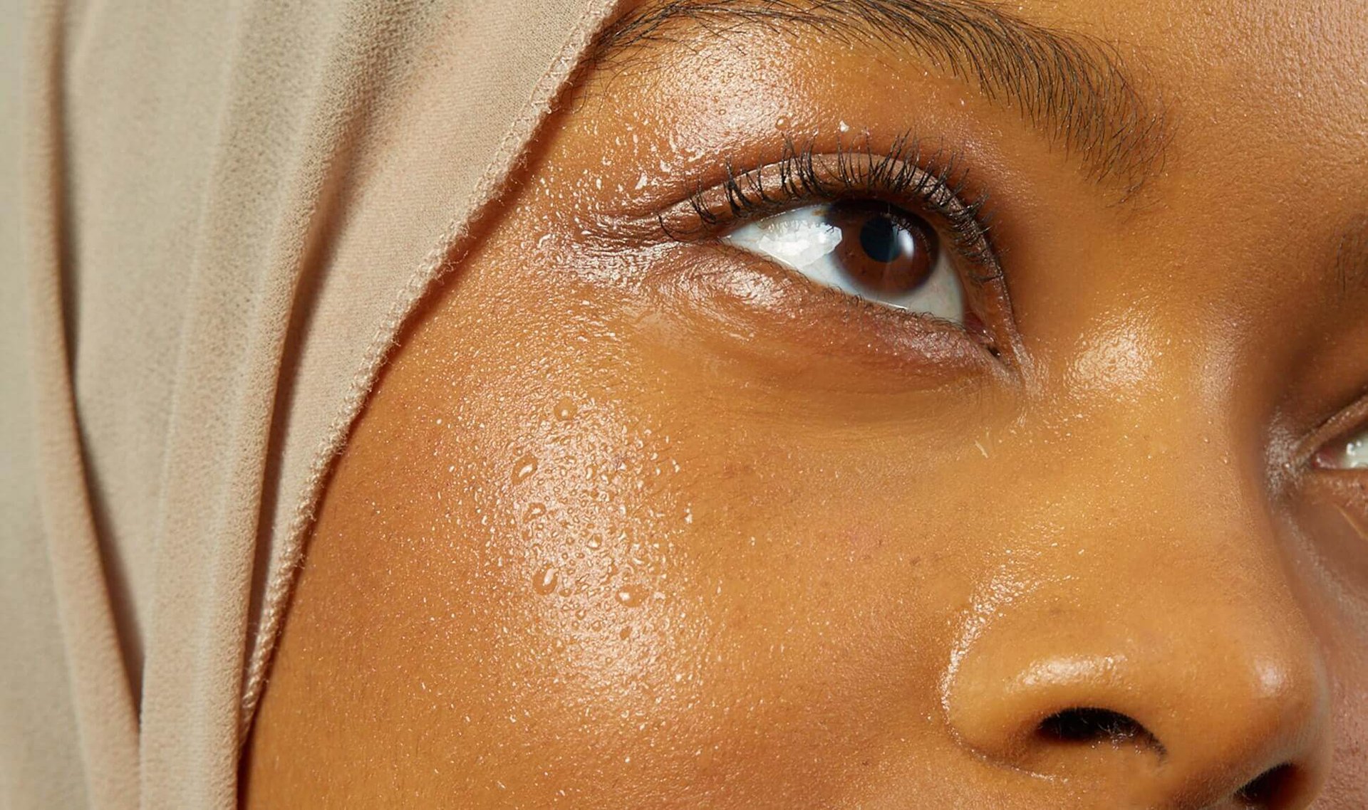 5 Face Mists for AcneProne Skin