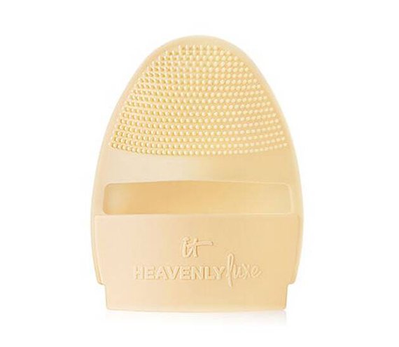 it-cosmetics-heavenly-luxe-facial-cleansing-exfoliating-mitt