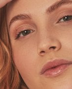 How to Apply Makeup on Dry, Peeling Skin