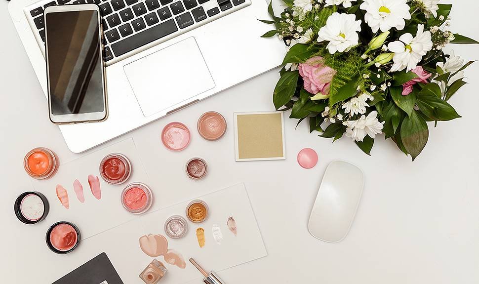 5 Skin Care Products to Keep at Your Desk