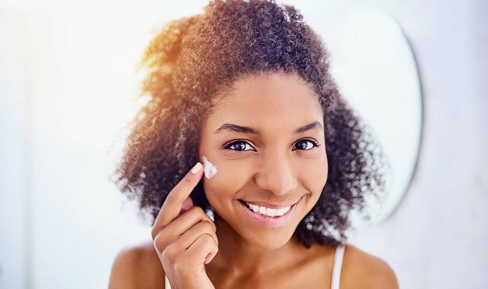 Skin Care Pairs: The 5 Best Products Formulated with Hyaluronic Acid and Vitamin C