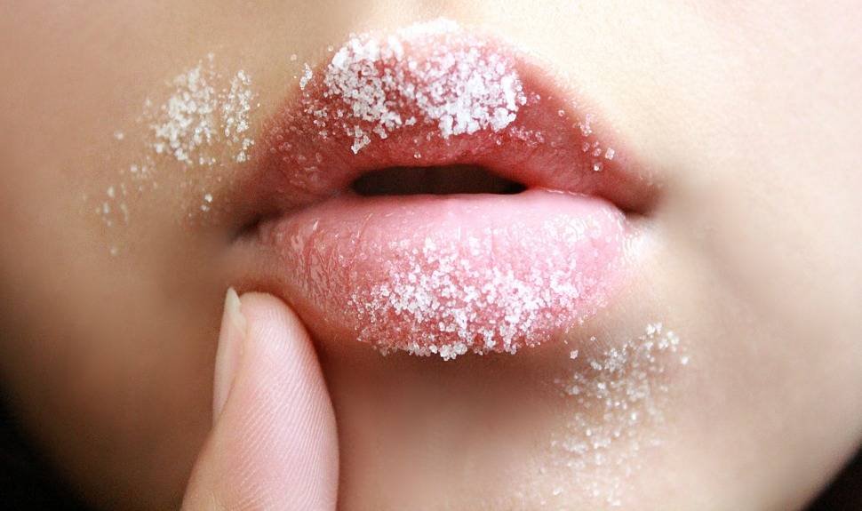 A 3-Ingredient DIY Lip Scrub for a Super-Smooth Pout