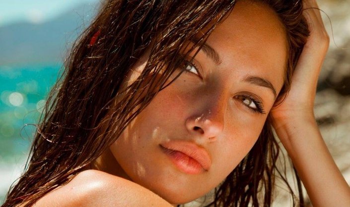 How to Choose the Best Makeup Finish For Your Skin Type