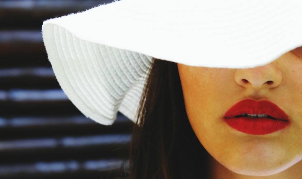 The Makeup Remover You Need for Long-Wear Lipstick 