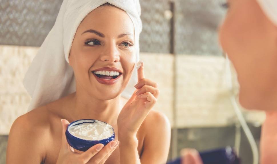 The Body Shop’s Beauty Botanist Spills the Best Cleanser and Moisturizer Pairings for Winter