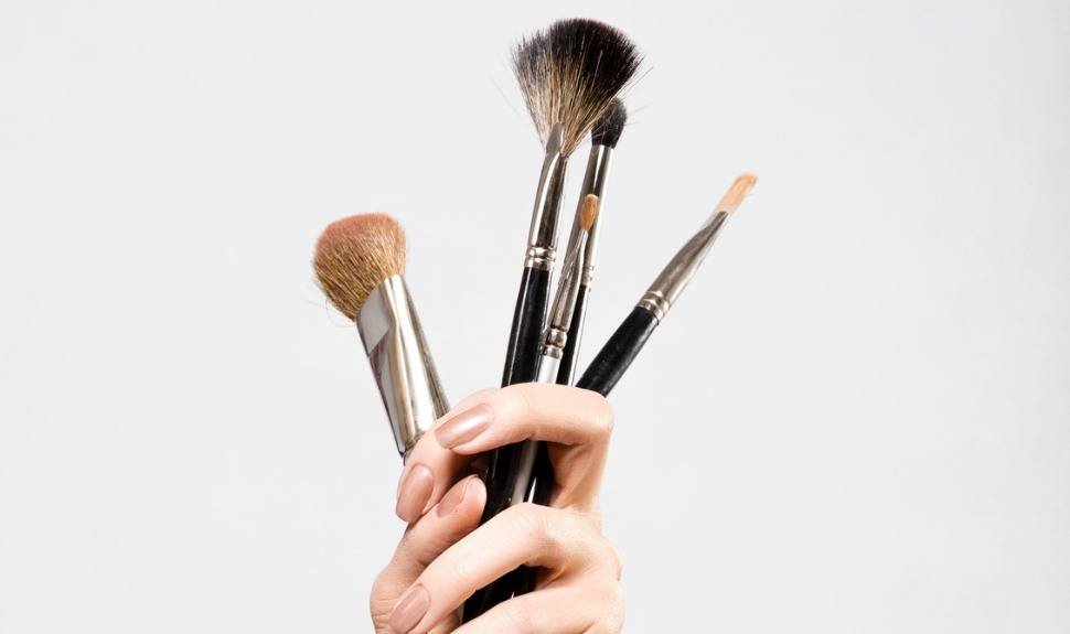 How to Clean Your Makeup Brushes, A Step-by-Step Guide