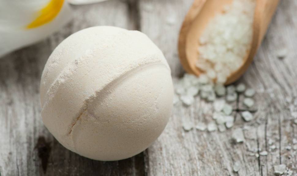 How to Make Your Own DIY Bath Bomb