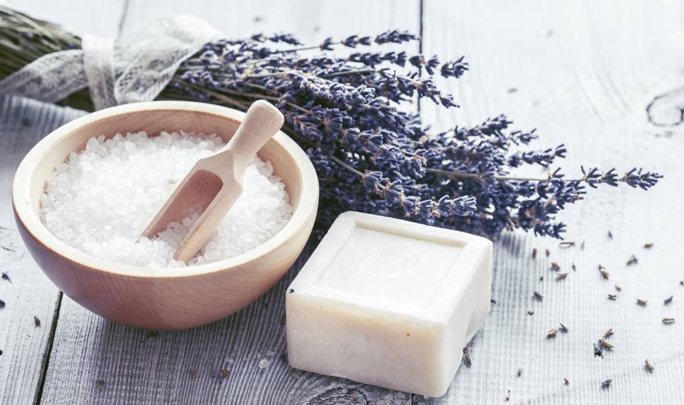 Soothe Your Senses: A DIY Bath with Lavender Essential Oil