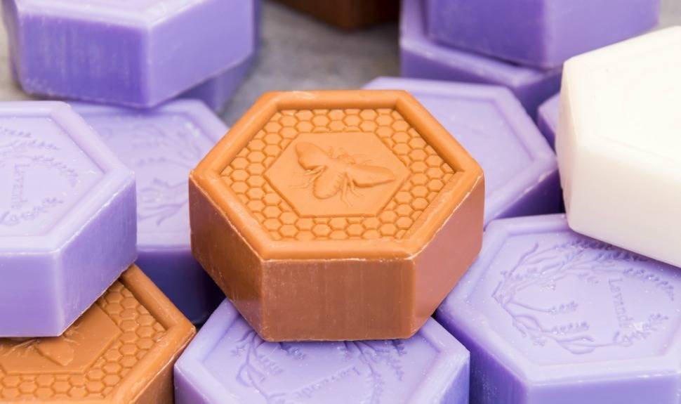 National Honey Month: Our 4 Favorite Products Formulated With Honey 