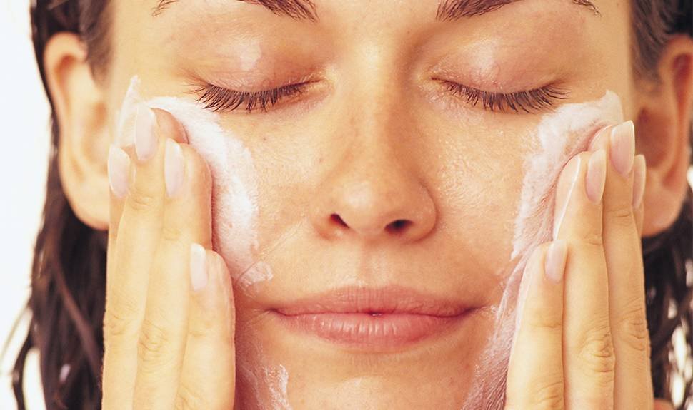 4 Face Washes That Won't Dry Out Your Skin
