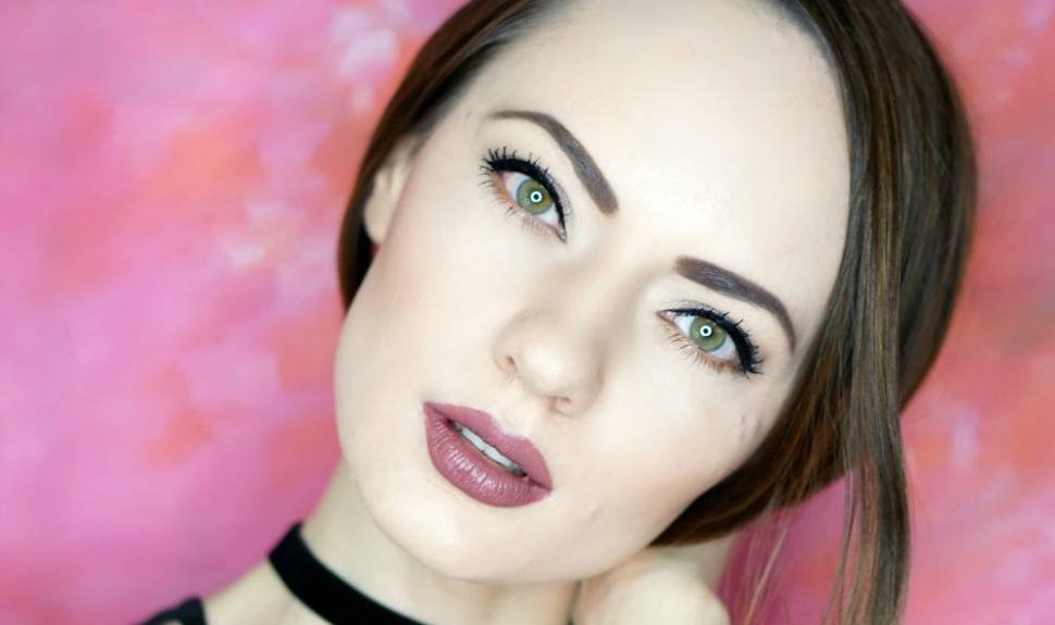 This Beauty Blogger Follows 4 Different Skin Care Routines Per Day