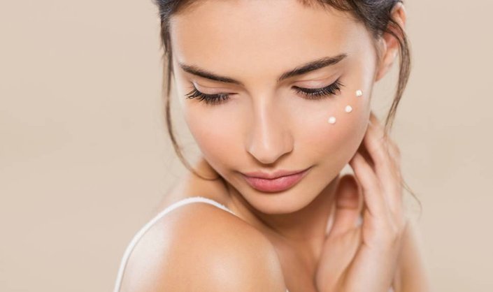 A Celebrity Makeup Artist Shares His Top Moisturizers for Spring