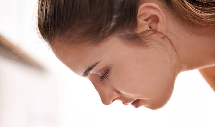 Stop Popping Your Pimples and Follow These Tips Instead