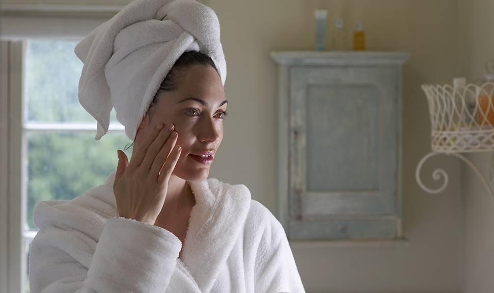 6 Products That Brighten Skin Discoloration