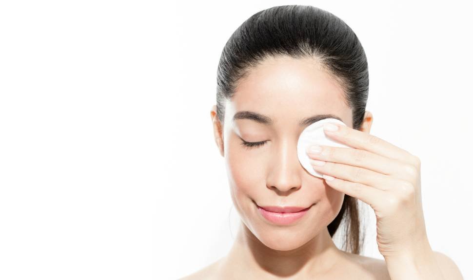Come Clean: 4 Gentle Eye Makeup Removers