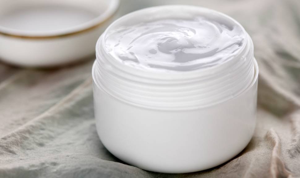 The Right Way to Apply Night Cream: A Celebrity Facialist Shares the Tricks of the Trade