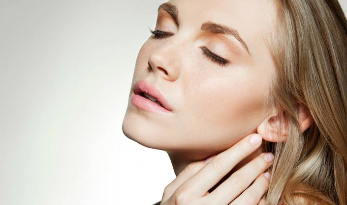 Hyaluronic Acid: Why Hydration is Key In Anti-Aging Skincare
