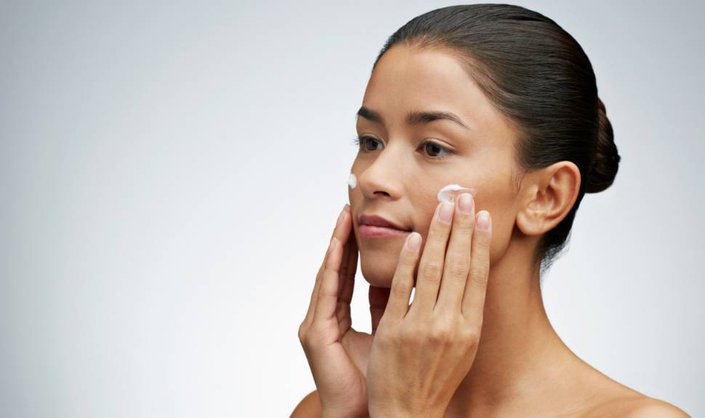 This Oil Cleanser Has Dirt-Trapping Technology