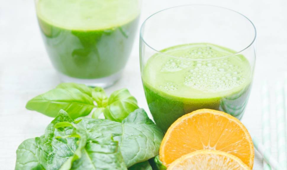 A Vitamin C Smoothie Recipe for Healthy, Glowing Skin