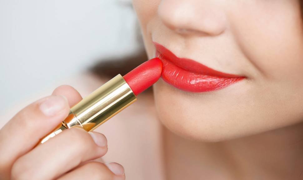 Gifts That Give Back: L’Oréal Paris Women of Worth Gift Box