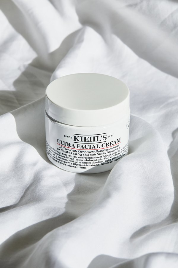 Best Moisturizers for Dry Skin, According to Our Editors